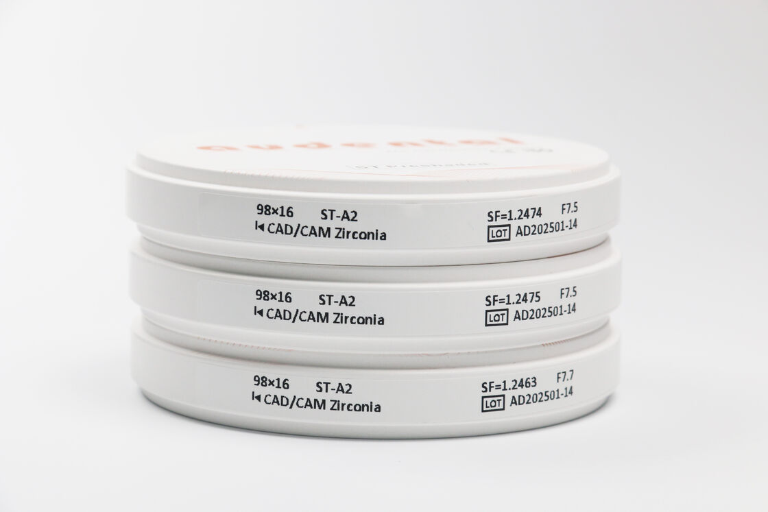 Предварительно затененный циркониевый блок, обладающий доказанной биосовместимостью и соответствующий требованиям к медицинским изделиям для безопасного стоматологического применения